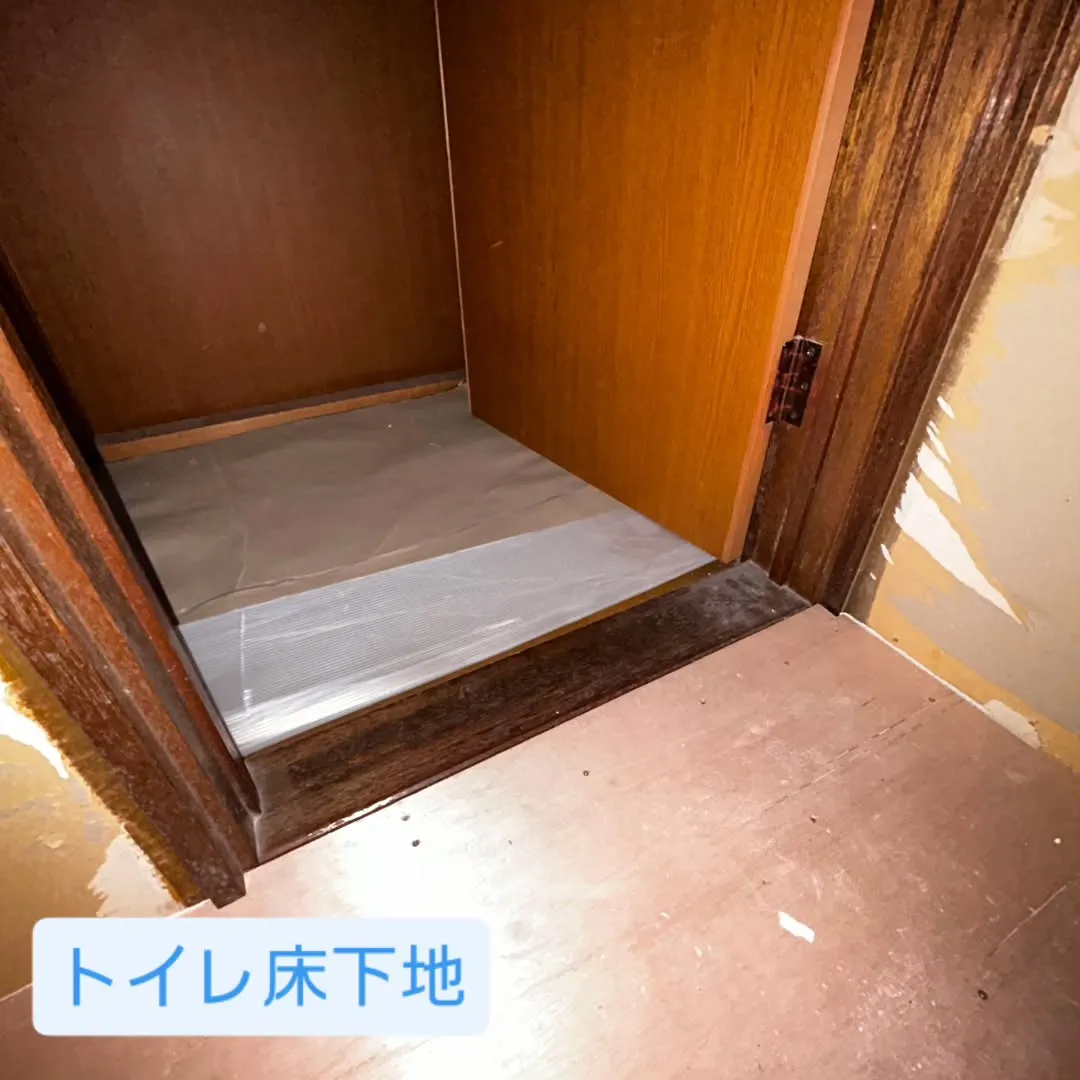 埼玉県東松山市で浴室、洗面所、そしてトイレのリフォーム工事中...